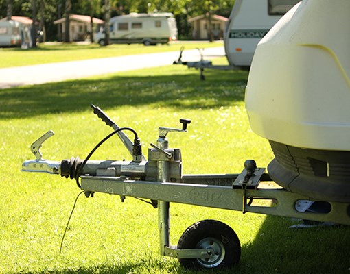 Foto på en husvagn på en camping