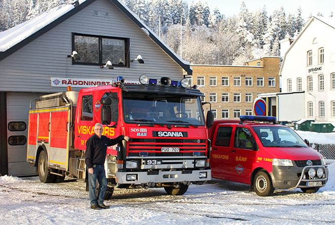 Fordon utanför Viskafors brandstation